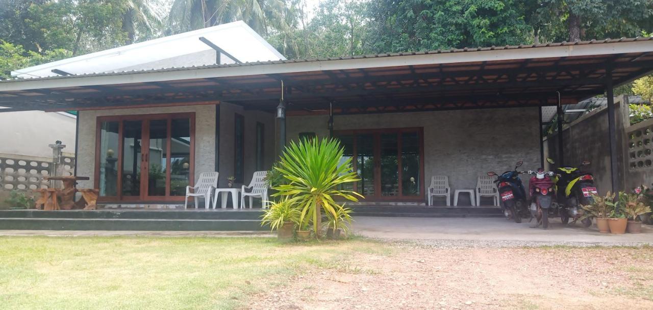 Kohjum Freedom Resort Koh Jum Exterior foto