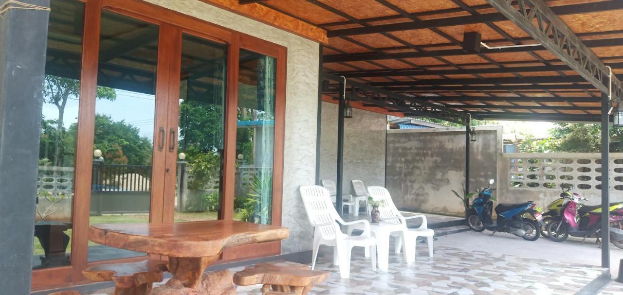 Kohjum Freedom Resort Koh Jum Exterior foto