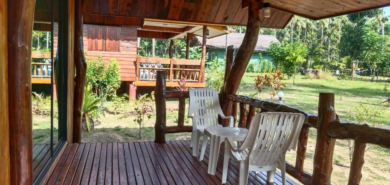 Kohjum Freedom Resort Koh Jum Exterior foto