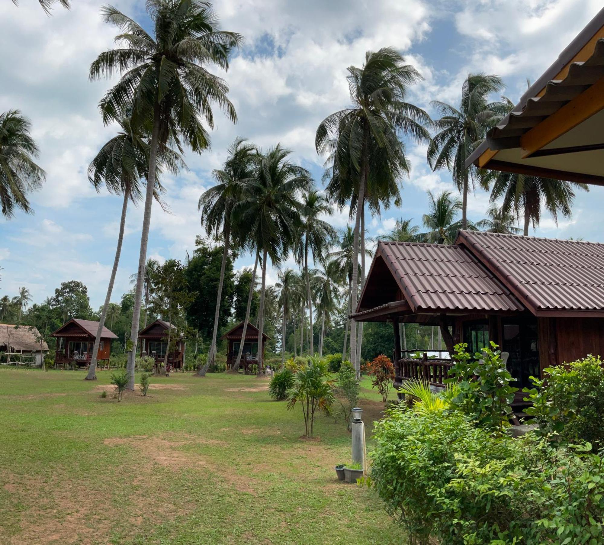 Kohjum Freedom Resort Koh Jum Exterior foto